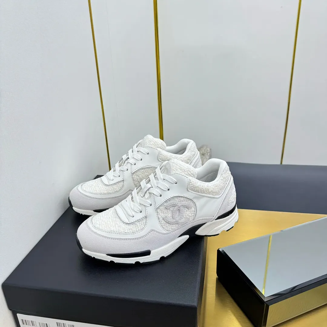 👟👟Ex-factory price 660👟👟 Top version, original quality! ! ! Chanel Chanel - 2025 casual sports shoes, the top casual sports shoes in the counter, this classic design; the upper is electro-embroidered with a variety of techniques; the outsole is fashionable and sporty; the extraordinary inclusion of a variety of color matching elements... The diversified mix and match is very beautiful and versatile, casual, fashionable, sports and outdoor can be taken into account... ꫛꫀꪝ Go➫ Materials: ❶Upper: Original first-layer cowhide ❷Inner: Sheepskin ❸Outsole is based on: original TPU combination outsole, full set of boutique packaging for women 35–41 👉